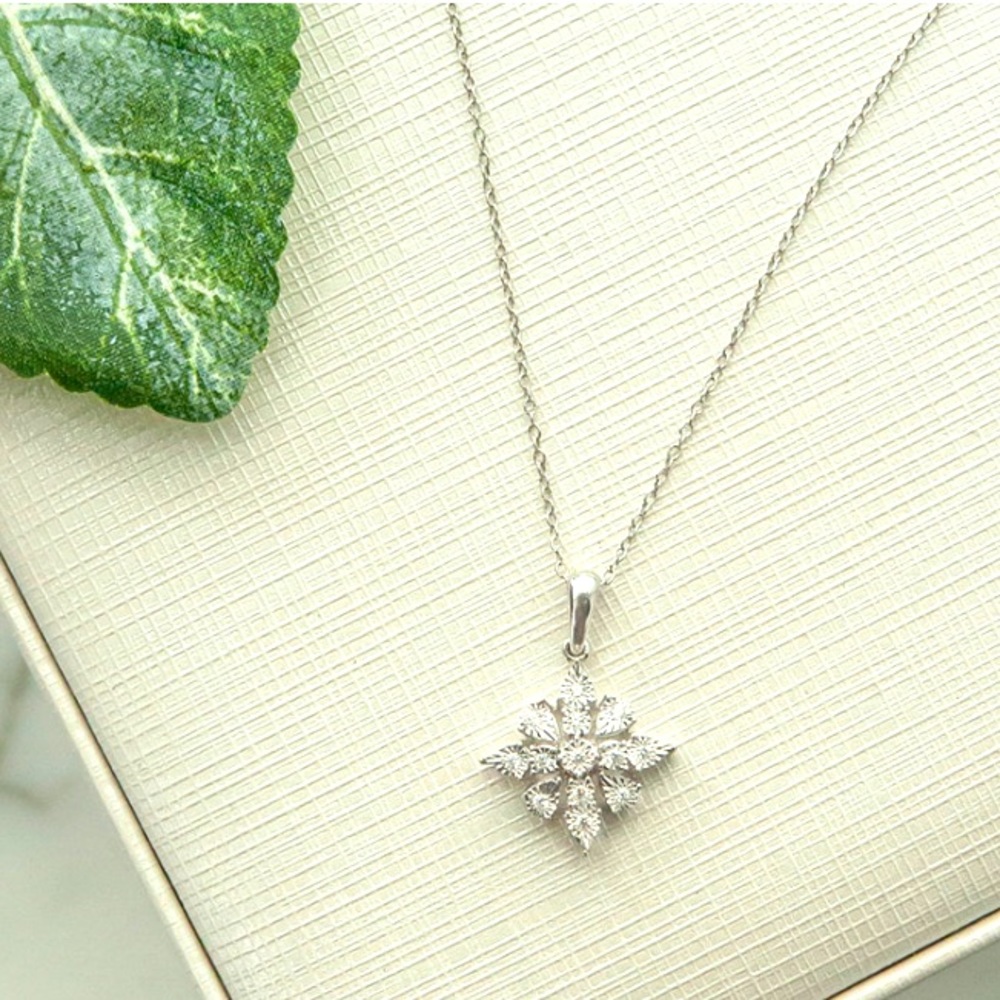 925 Sterling & Diamond Quatrefoil Cluster Pendant Dainty Necklace 1/10 C… - Picture 3 of 8